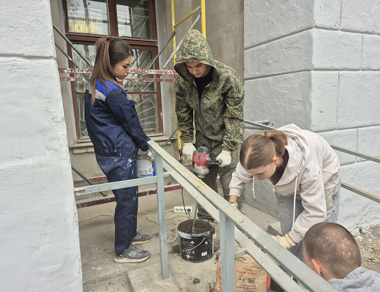 Реставрация фасада техникума: практика для будущих мастеров.