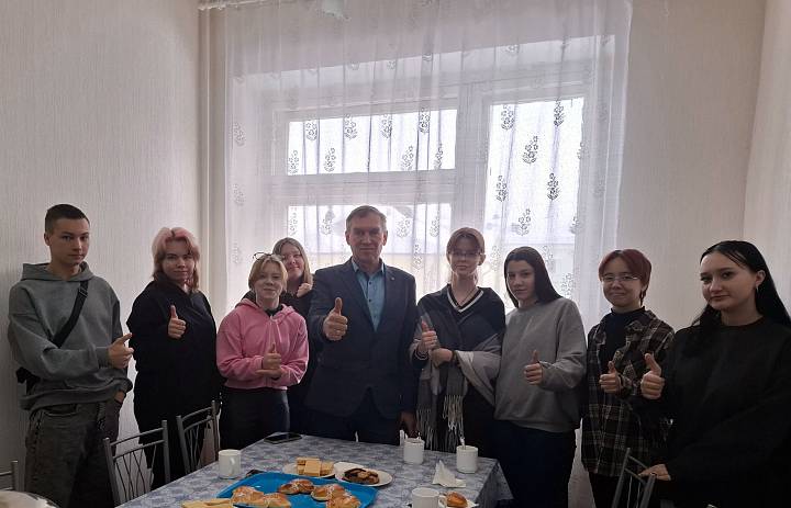 Неформальная встреча волонтёров с директором техникума