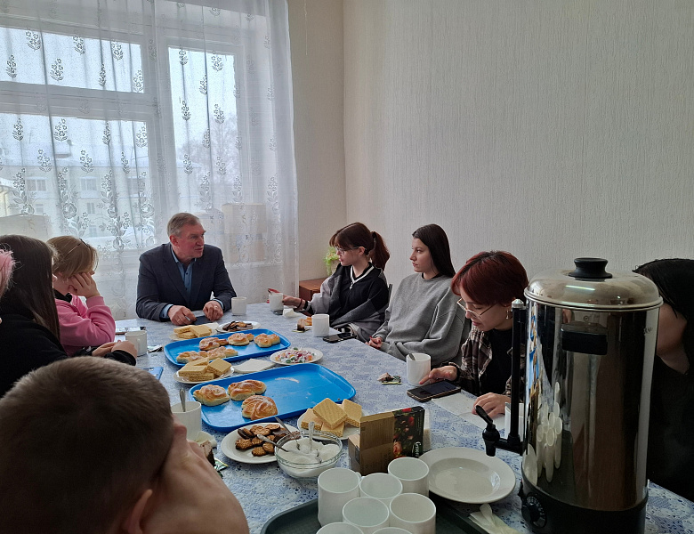 Неформальная встреча волонтёров с директором техникума