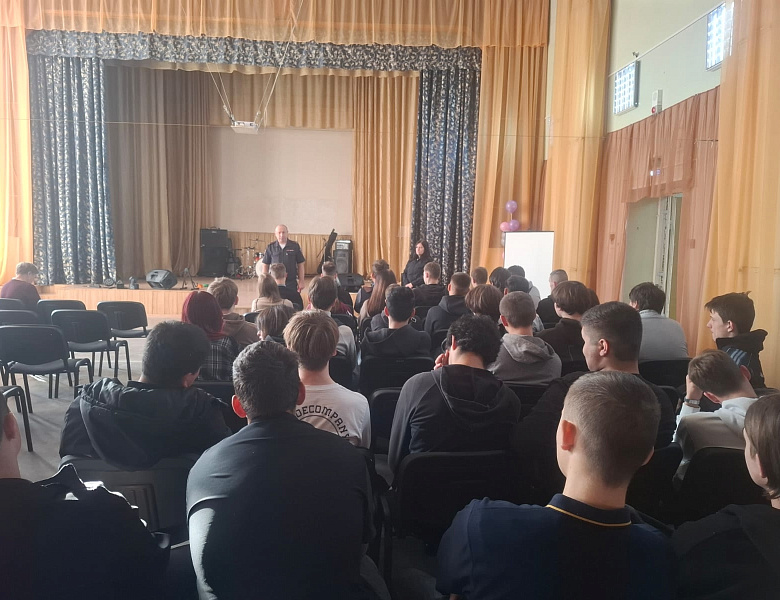 Встреча студентов первого курса с сотрудниками МУ МВД России "Нижнетагильское"